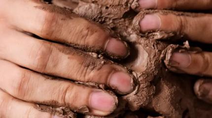 Помогли пальцы: фигурки из глины лепили египтяне разного пола и возраста