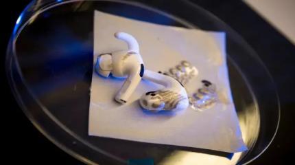 Исследователи разработали 3D-печатные датчики, которые могут записывать активность мозга с помощью наушников